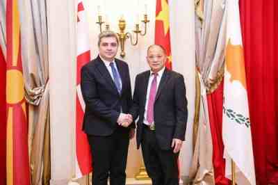 杏林承古训  	国药济苍生 记著名“岑岐山”品牌创始人吴焕兴