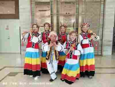 粤爱尚艺术团携手泰康人寿开展敬老慰问演出