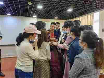 金秀瑶族灯草灸疗法 瑶医药非物质文化遗产传承人---赵衷民