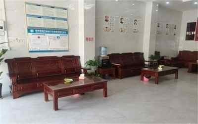 金秀瑶族灯草灸疗法 瑶医药非物质文化遗产传承人---赵衷民