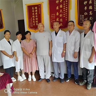 民族的精英  人民的楷模 中国妈妈爱心联盟  唐建华