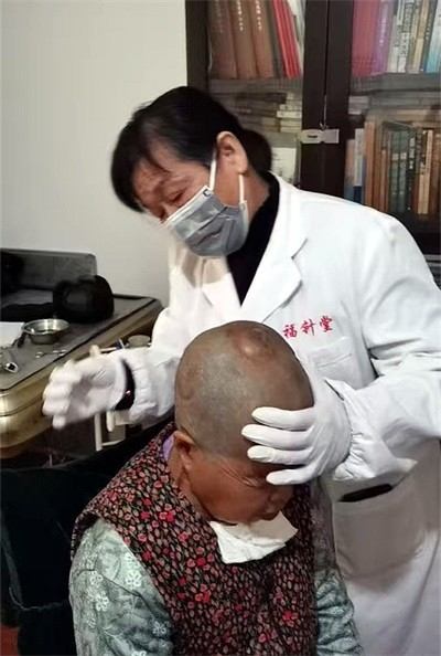 民族的精英  人民的楷模 中国妈妈爱心联盟  唐建华