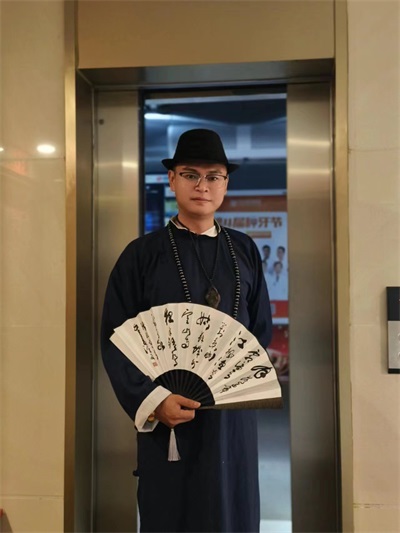 《孤独，强者的勋章》