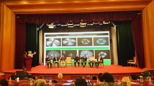 【诺贝尔奖孵化中心会客厅】 【诺贝尔化学/物理学/生理学或医学奖孵化课题：彭宏钟《茶素微量功能元素对碳基/氮基化合物生化/生理/生核反应健康因子数理化基础宏微分析》】