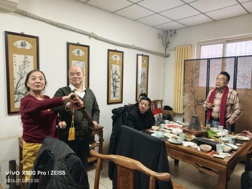 【诺贝尔奖孵 化中心会客厅】