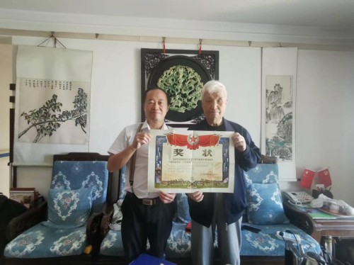 【诺贝尔奖孵化中心会客厅】 【诺贝尔化学/物理学奖孵化课题：彭宏钟《第四物理相变粒子态是宏观量子隧穿之底层逻辑》】